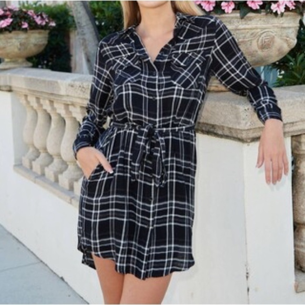 Velvet Heart Eden Plaid Button Down Dress In Black/white